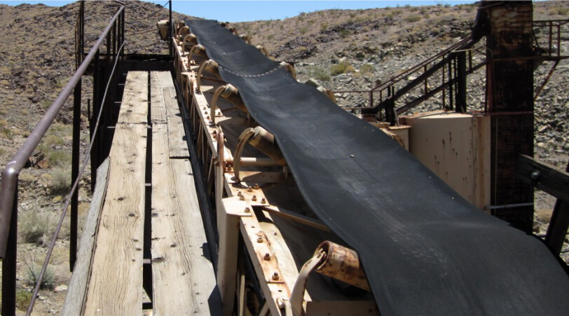 Diversos usos de la cinta transportadora de caucho para minería, química, petróleo y puertos